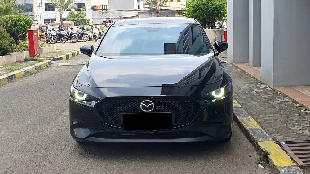 Mazda 3 Mazda3 Hatchback Skyactive Sunroof Black On Red 2025 Like New