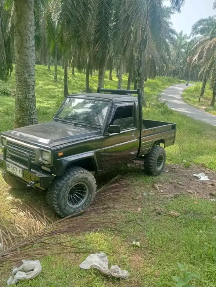 Hilline pickUp 4x4 thn.92