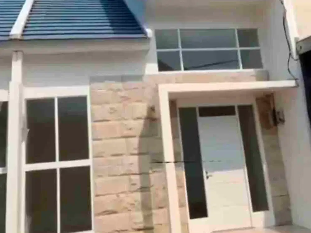 Rumah Baru Free DP Bebas Biaya di Bibis Menganti. 7 Menit Tol Kedamaian dan Pasar Menganti. 30 Menit ke Pakuwon & PTC. Akses ke Surabaya Lebih Dekat