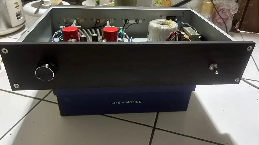 power amplifier sudah ada preamp tube 2x 6dj8 2x 100 watt