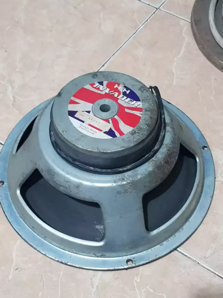 1 unit speaker 12 inch copotan ampli gitar Laney merk HH Loaded