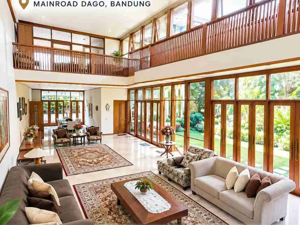 Rumah Mewah Mainroad Dago Dengan Halaman Samping Yang Luas