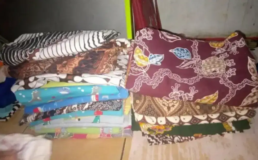Kain jarik gendong bayi