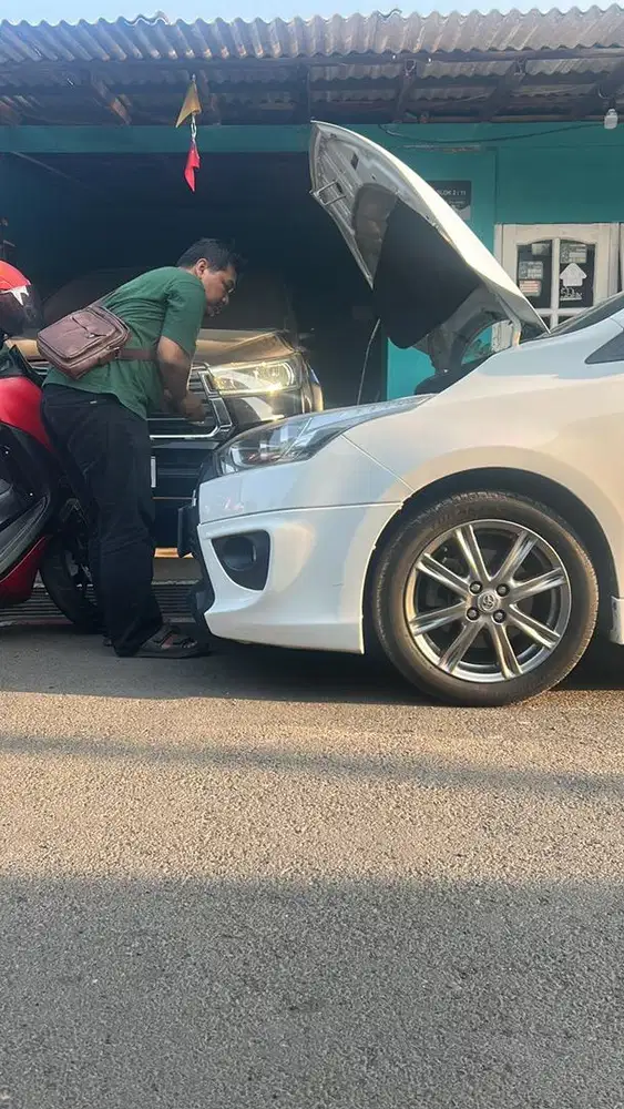 Yaris trd sportivo metik istimewa putih