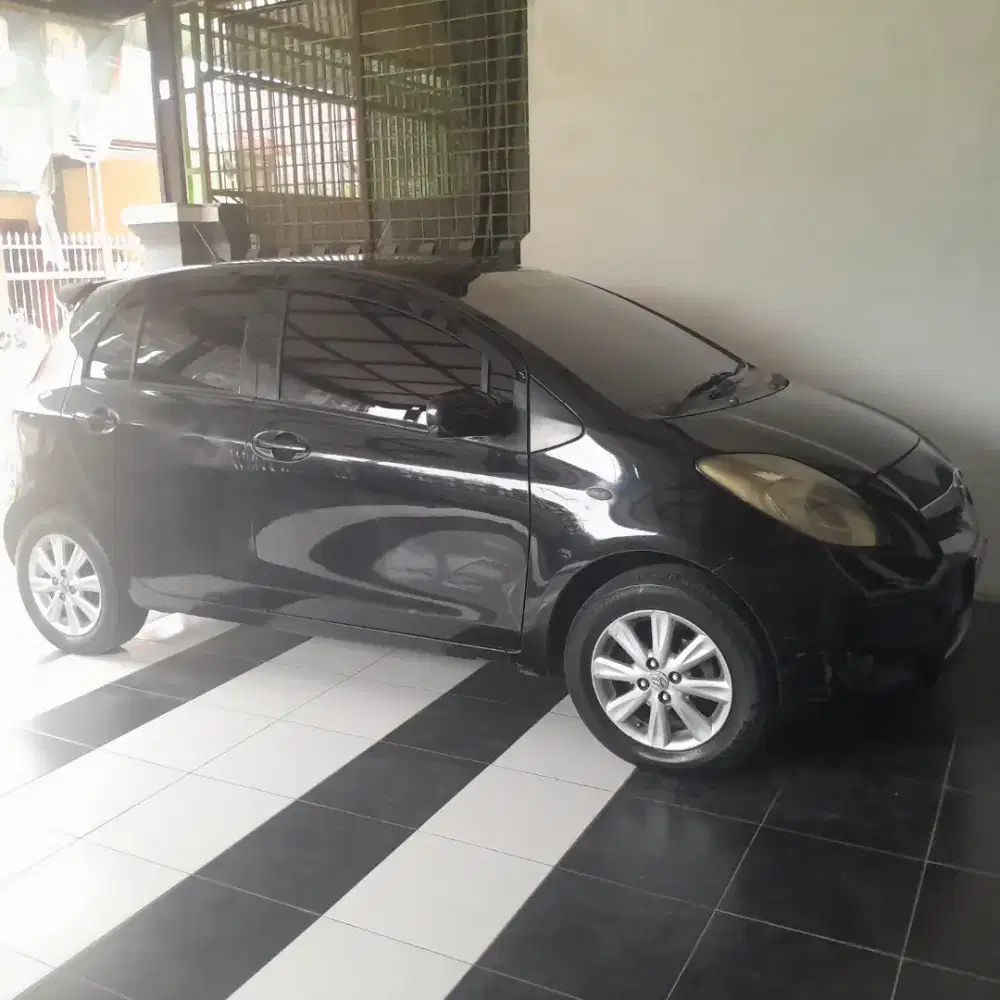 Di jual Mobil Yaris th 2009 Automatic