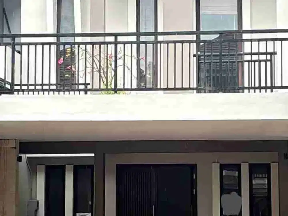 Dijual Cepat Rumah 2 Lantai Siap Huni di Legenda Wisata