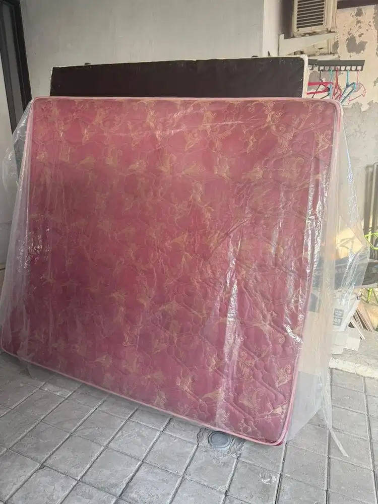 Kasur springbed central deluxe uk 180 x 200 second + divan kayu
