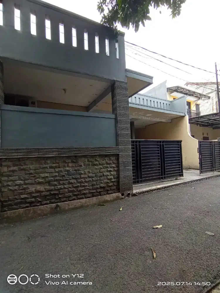 JUAL RUMAH DUA LANTAI FULL BATA MERAH