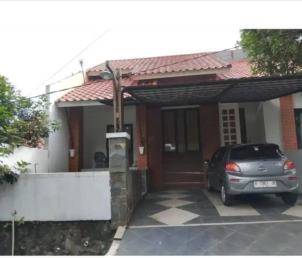 Dijual rumah villa pinus