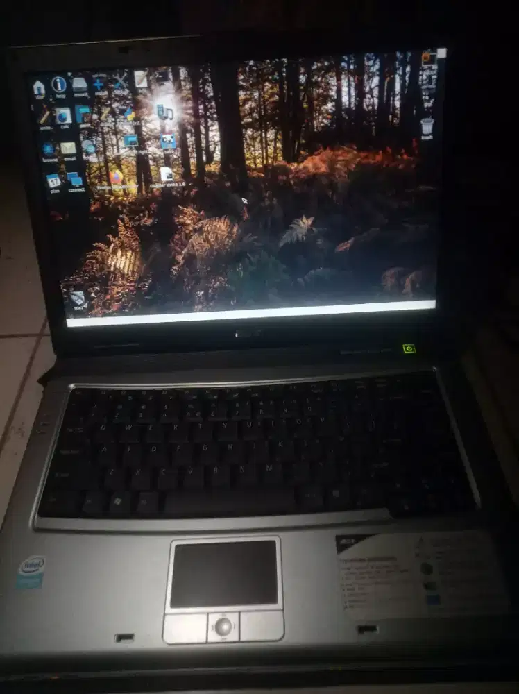 Acer travelmate 2420 kondisi mulus