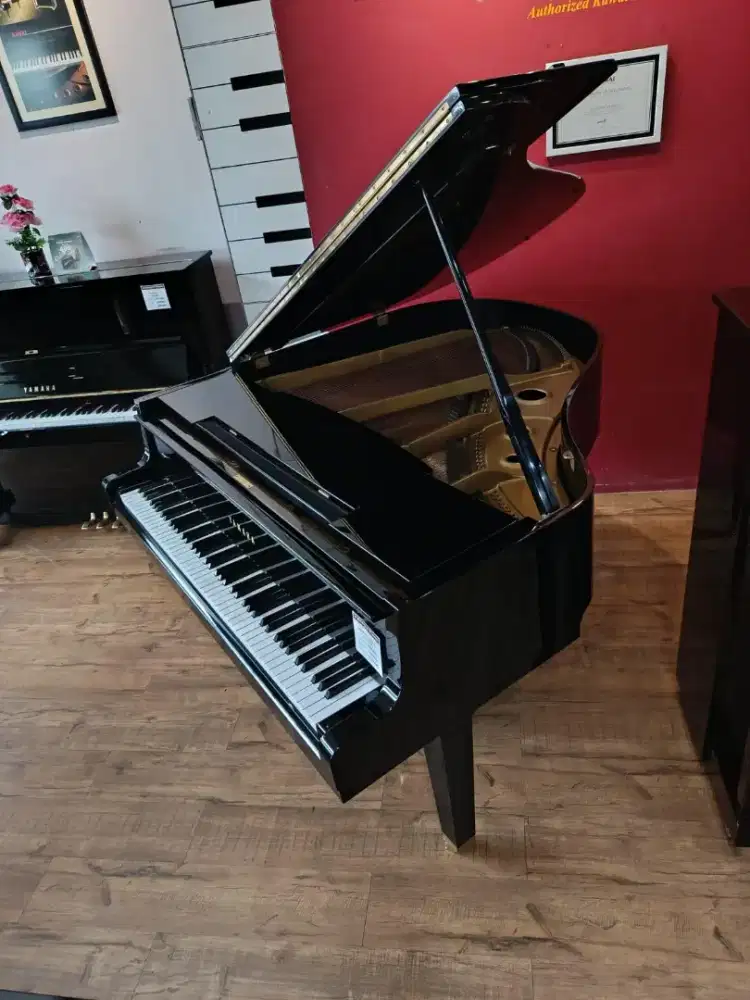Grand Piano Yamaha G1. Baby grand.Kondisi bgs.mint condition