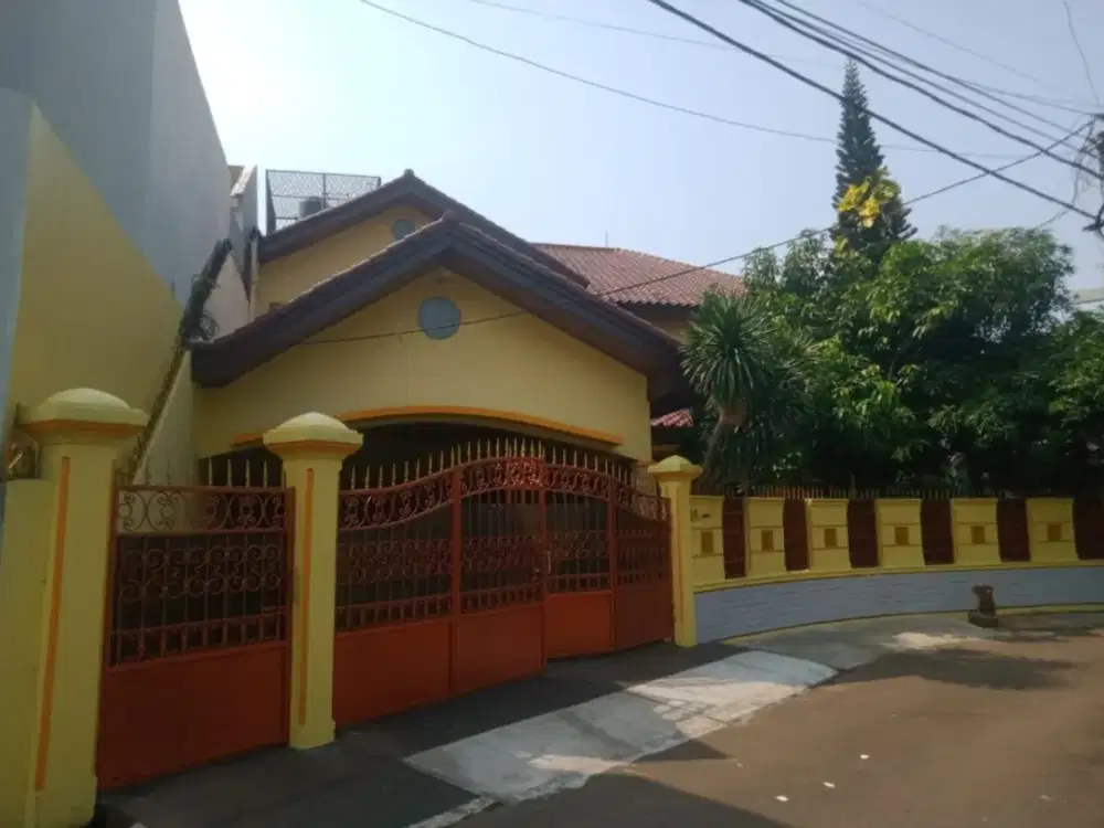 Rumah Bagus Lokasi Premium Dalam Komplek Elit Di Gandul Cinere