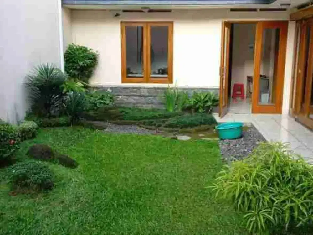 jual rumah terawat lokasi favorit setrasari bandung