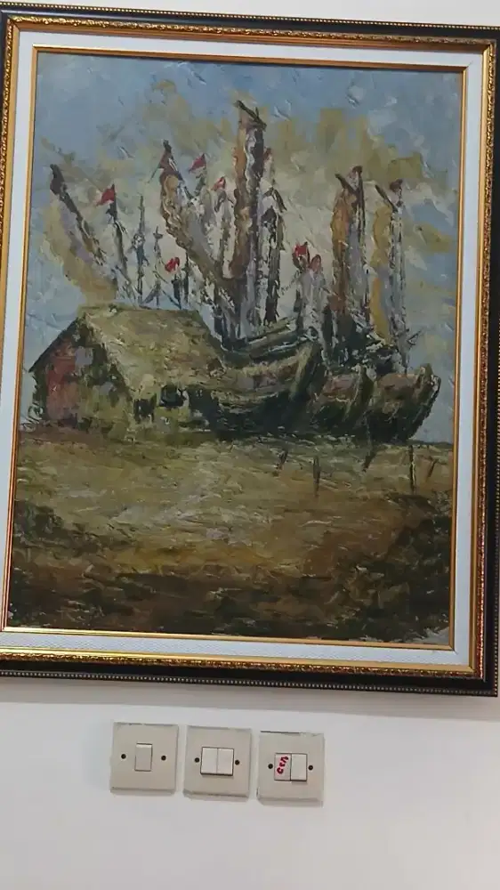 Lukisan perahu tepi pantai.