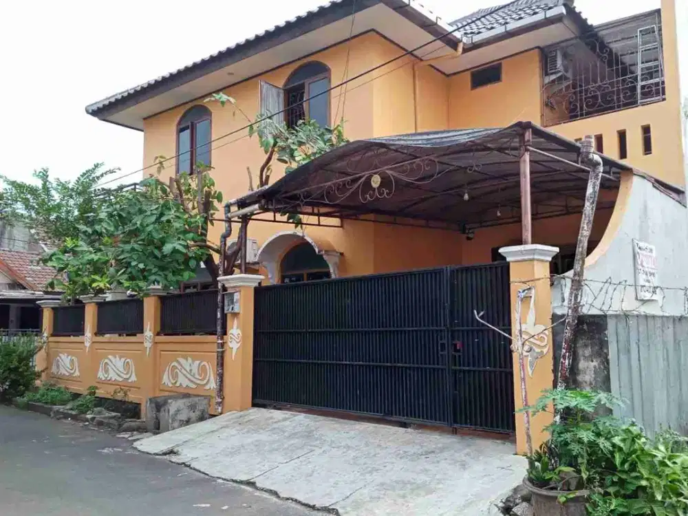 RUMAH MEWAH DI TAMAN BUARAN INDAH