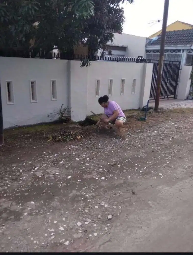 Disewakan/dijual rumah  di kompleks  Bank Indonesia