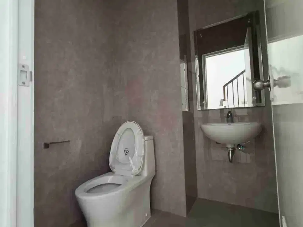 Ruko Brand New Lokasi Strategis Cocok Untuk Bisnis & Usaha