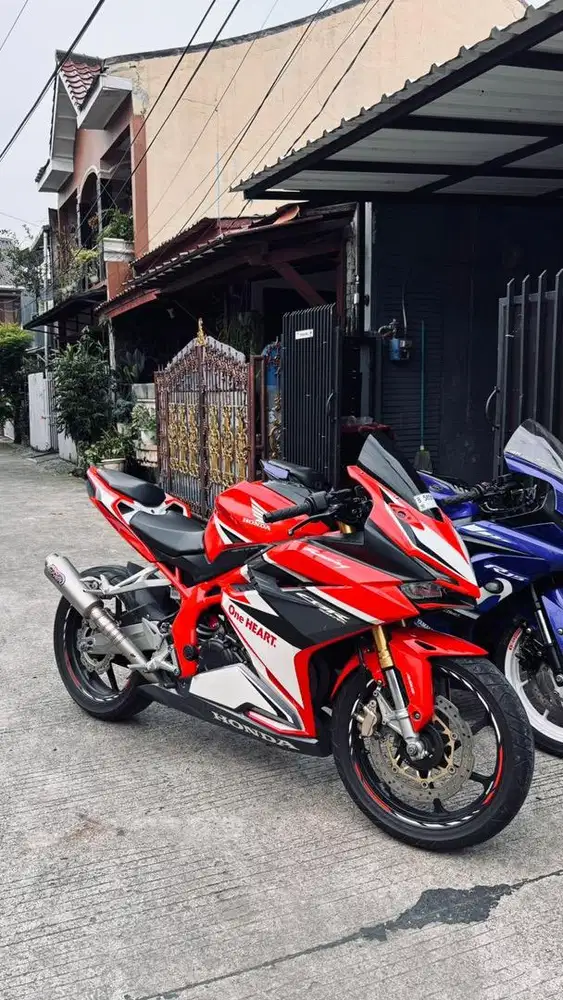 Honda cbr 250 cc .