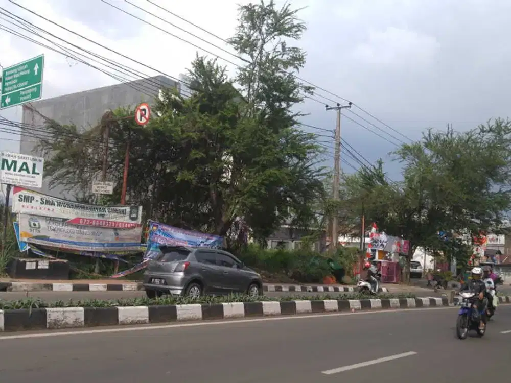 Jalan Raya Tagog Cimahi dekat alun-alun