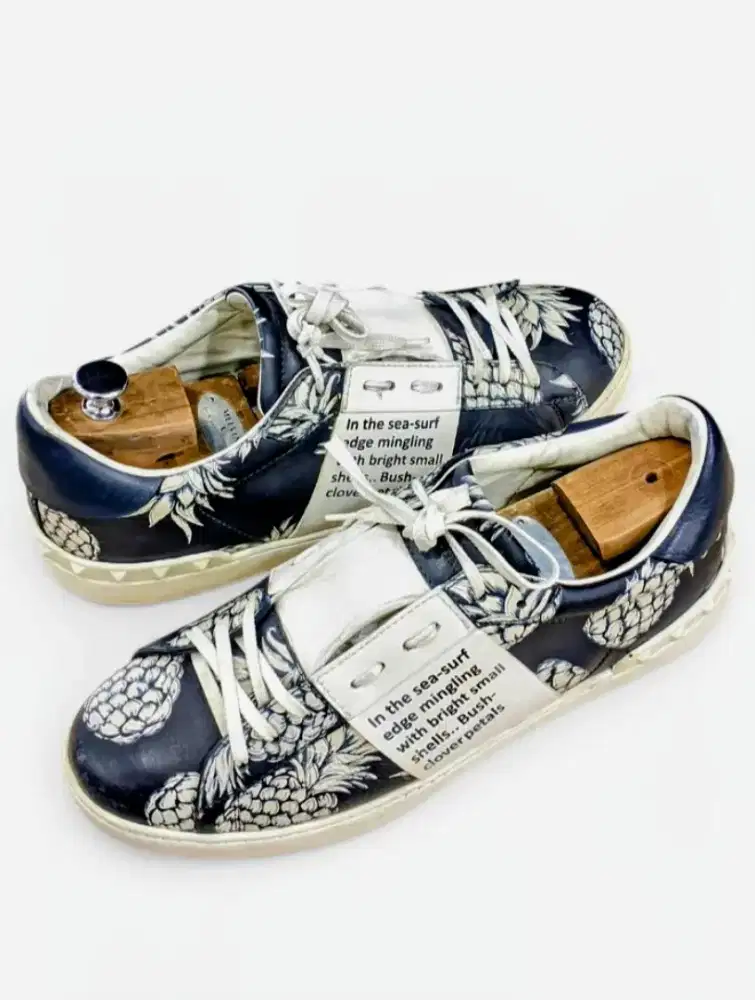 Valentino Garavani Sneakers Multicolore Floreale EU 43. LV Gucci Bonia