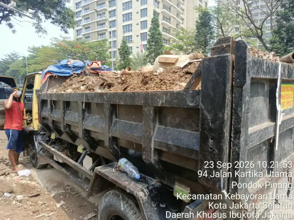Jasa pembersihan puing proyek