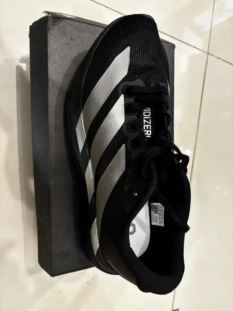 Sepatu adidas adizero
