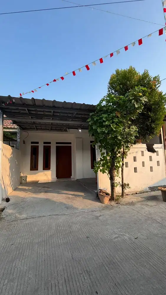 DISEWAKAN RUMAH NYAMAN & SIAP HUNI