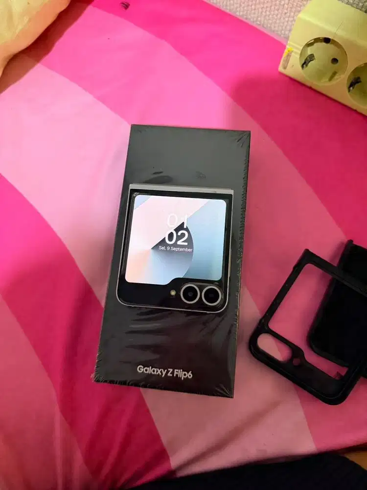 Samsung Z flip 6 second like new *jarang di pake