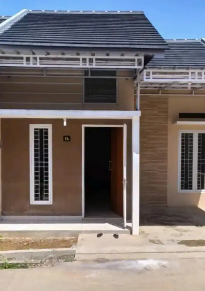 DISEWAKAN RUMAH CLUSTER