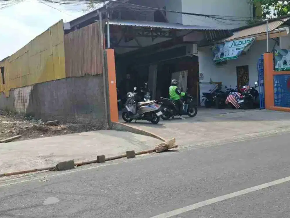 Di kontrakan tanah jalan Tukad Balian , Denpasar, Bali