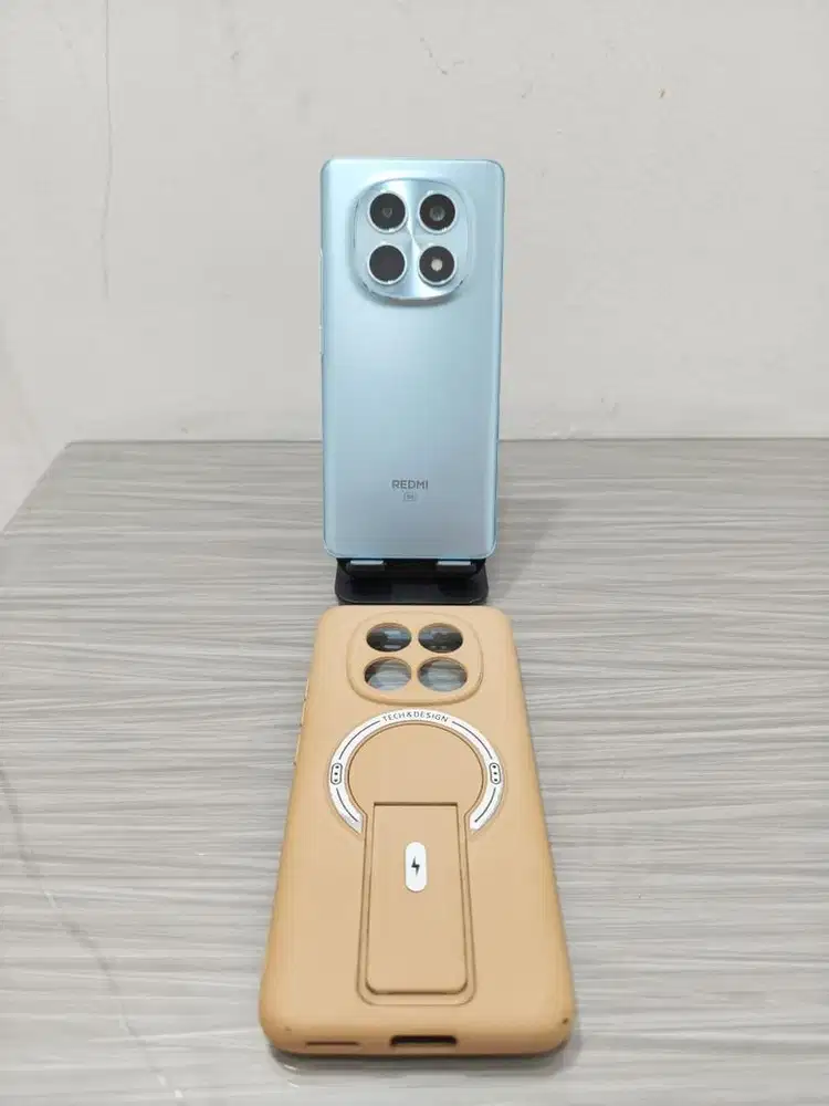 Redmi Note 15 5G layar lengkung normal mulus