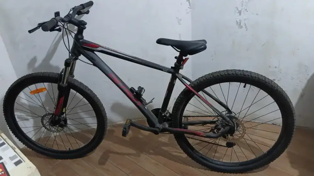 Sepeda Gunung MTB UNITED MIAMI 3.00 27.5 Alloy

Shimano 24 Speed Rem