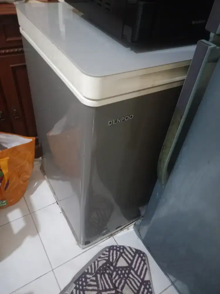 Jual freser masih bgus cma ngk dingin aja