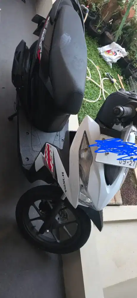 Honda Beat White Black