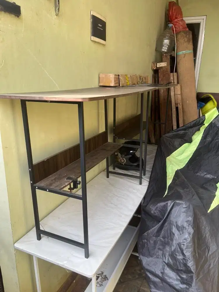 Meja Kantor Minimalis