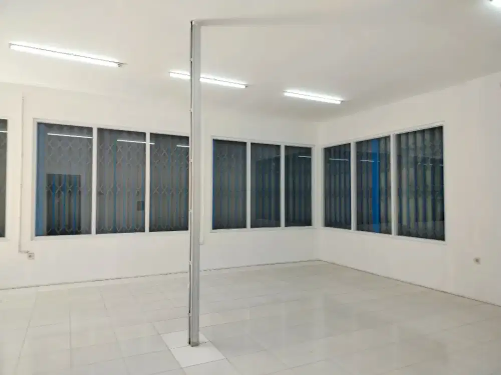 Disewakan Ruko 100% bangunan baru beserta rumah dan pekarangan luas