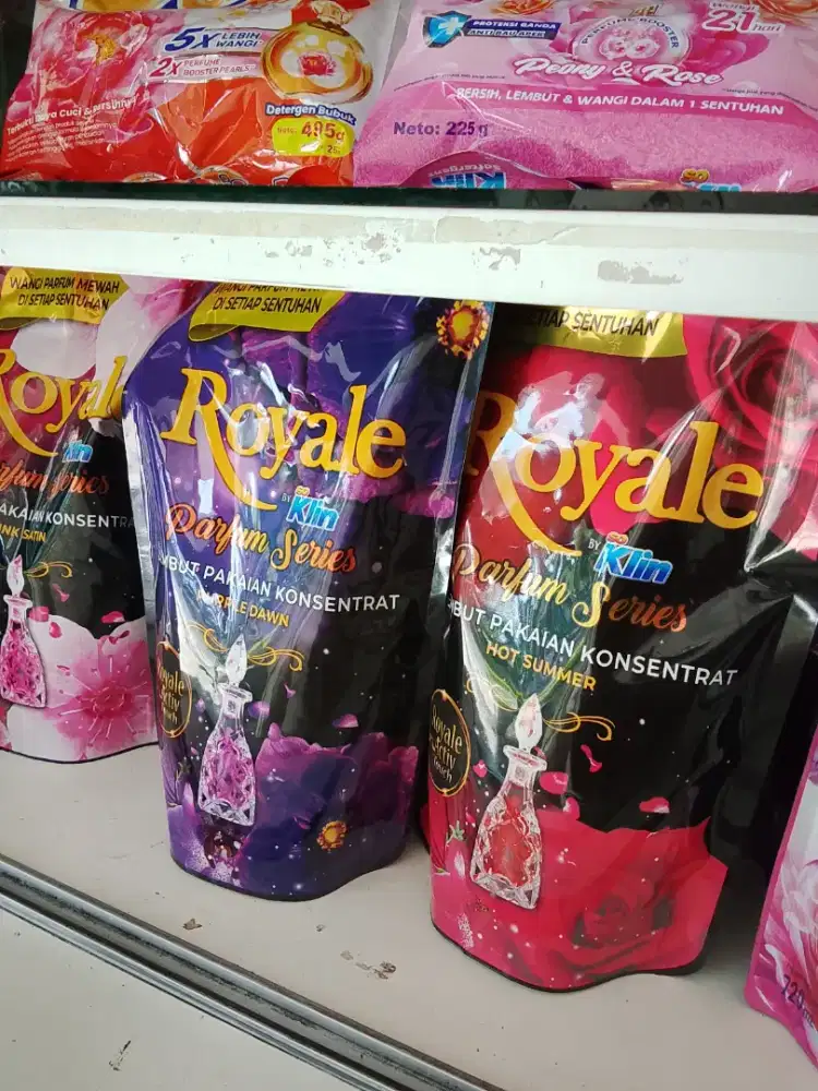 Pewangi dan pelembut Royale