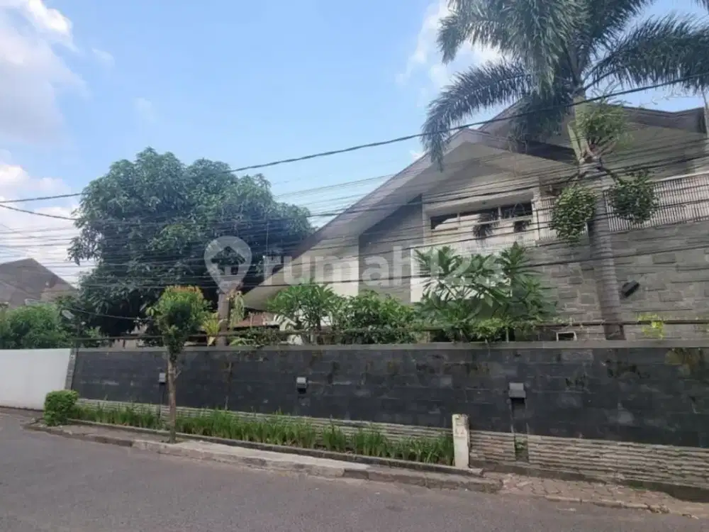 Dijual Rumah Mewah Full Furnished di Mohammad Toha Bandung Kota
