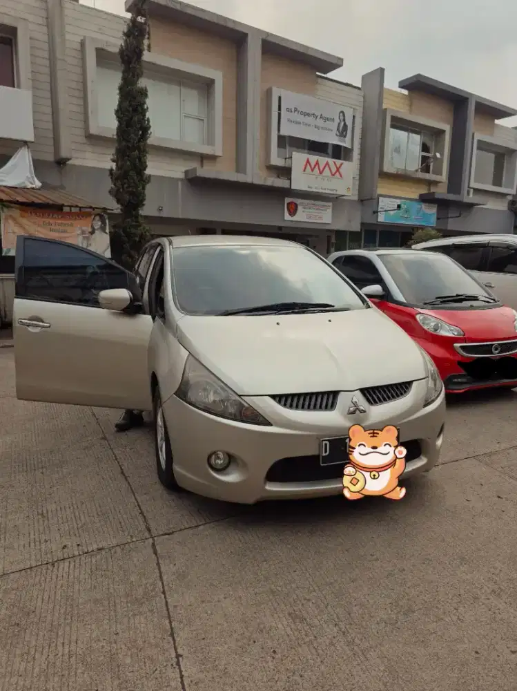 Mitsubishi grandis 2005 2.4 A/T silver mpv 7 seater