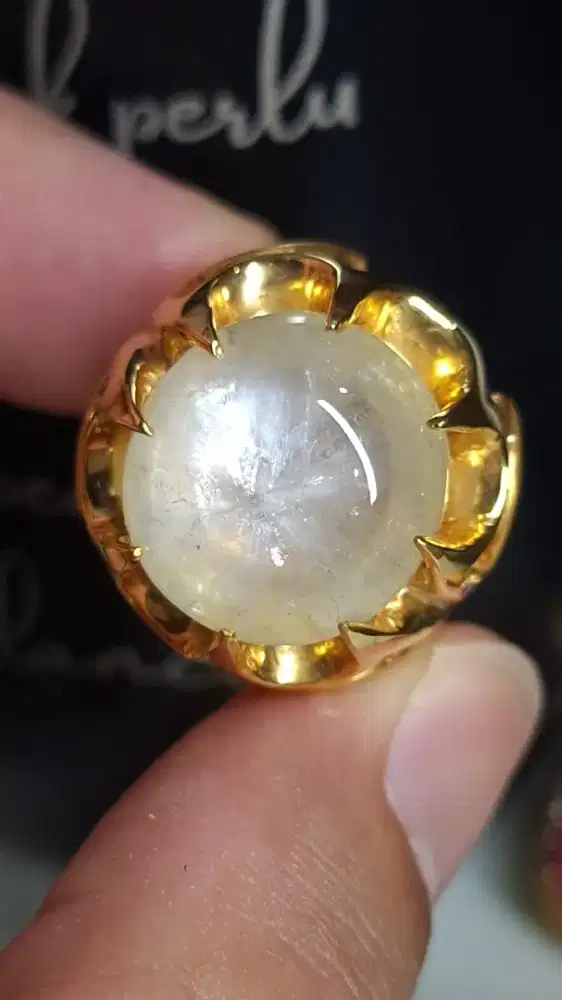 Natural yellow sapphire srilanka / Mirah cempaka ceylon traphice