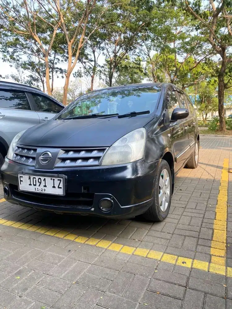 Nissan Grand livina 2010 Bensin