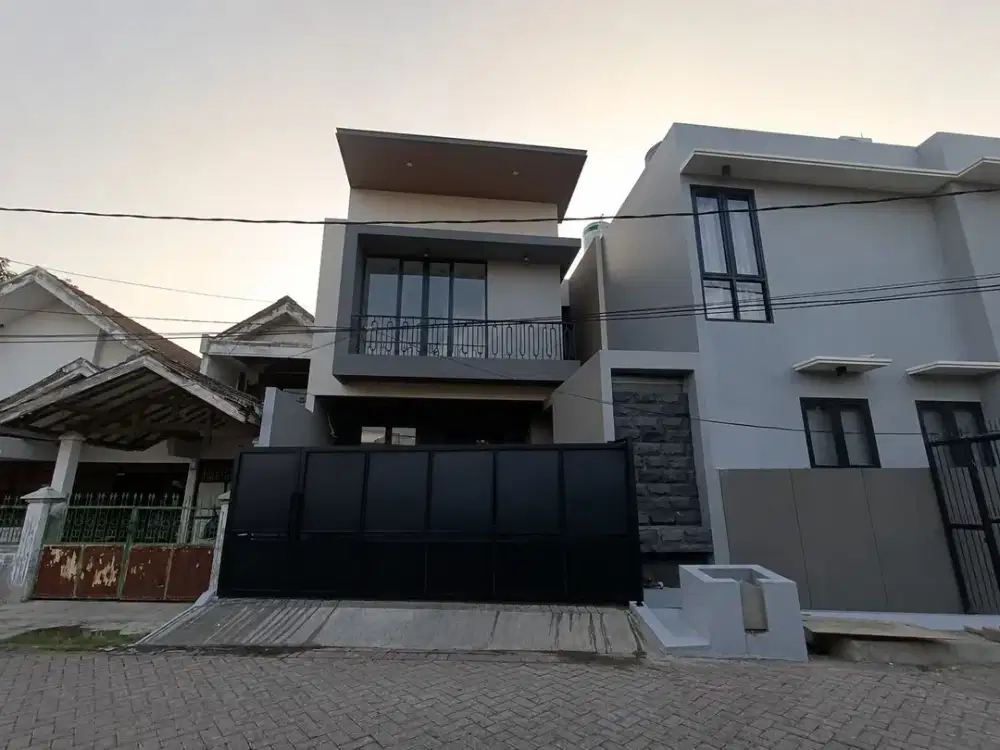 Rumah 2 Lantai Baru Minimalis di Manyar Tirtoyoso