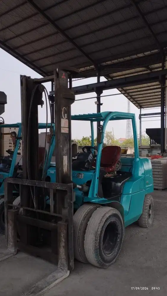 Forklift Mitsubishi FD40N 2009 Siap Kerja