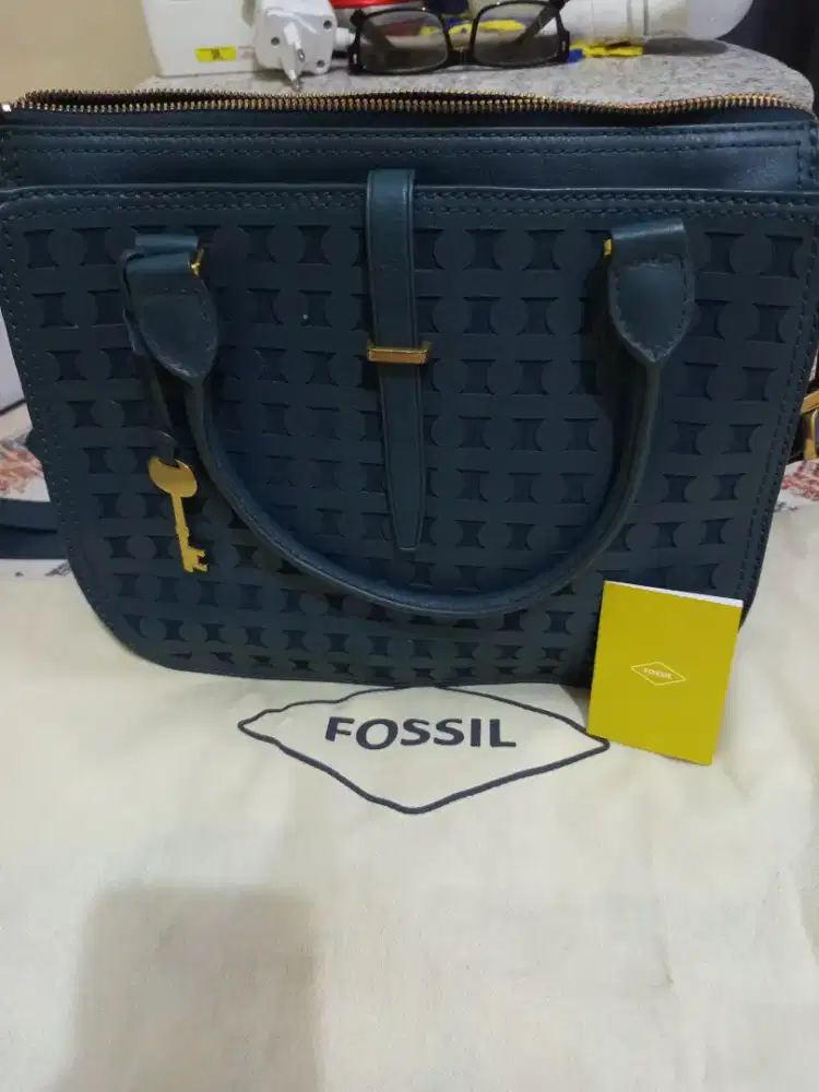 Fossil authentic