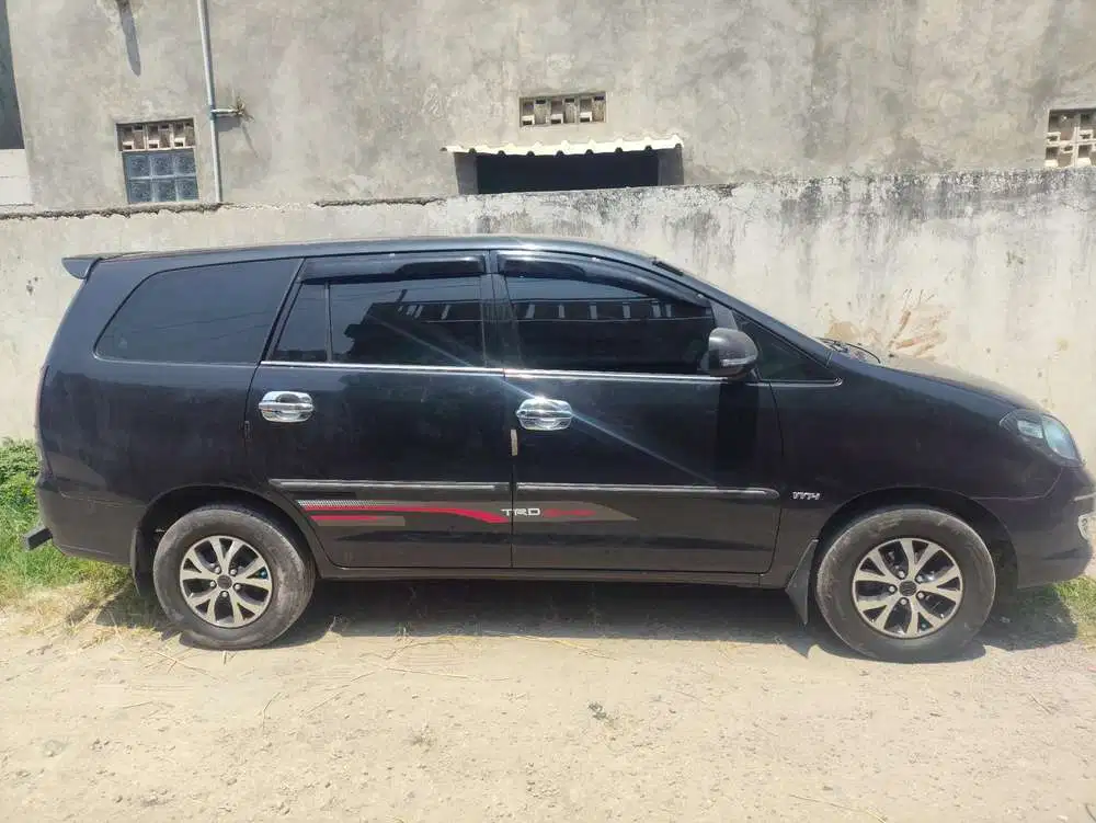 Toyota Kijang Innova 2005 Bensin