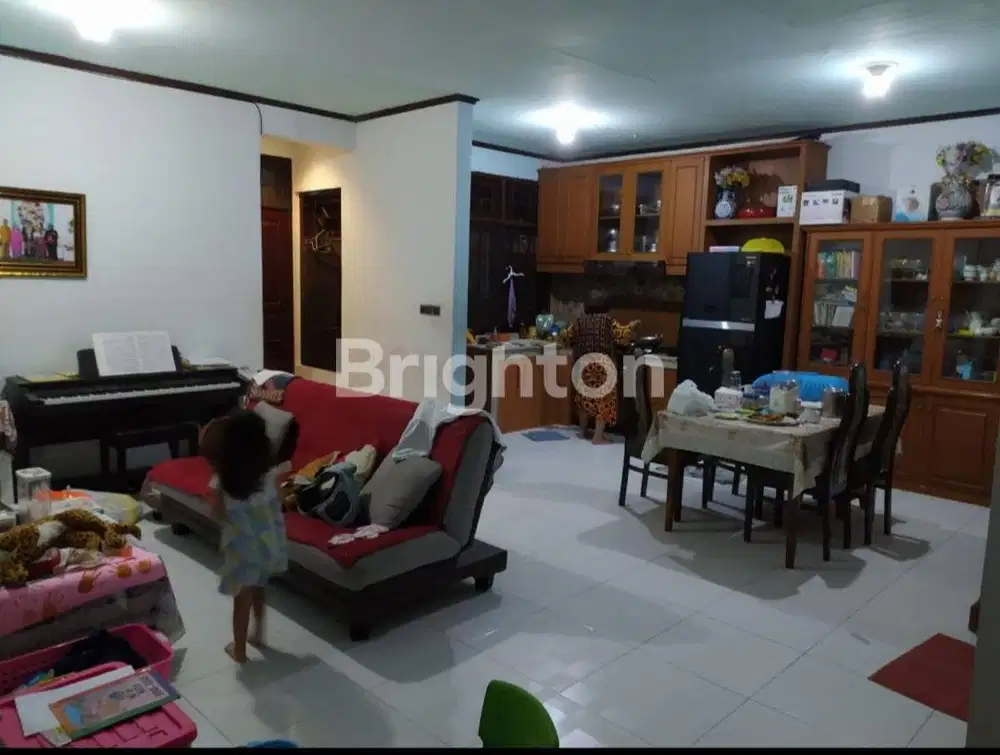Gayungsari Lokasi Strategis.. Hanya 30 meter dari Raya... cocok Untuk