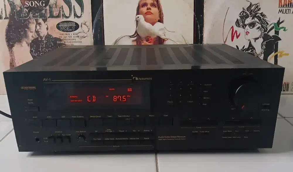 Amplifieer Nakamichi AV-1