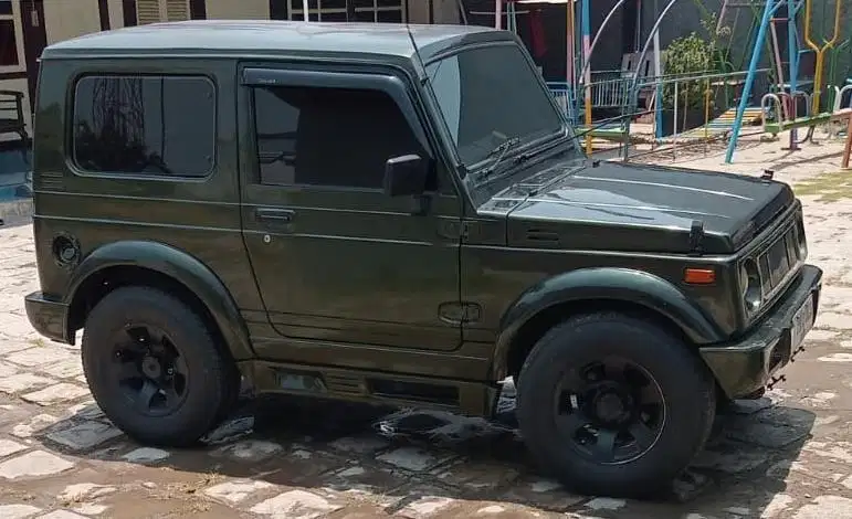 Suzuki Jimny 2002 Bensin