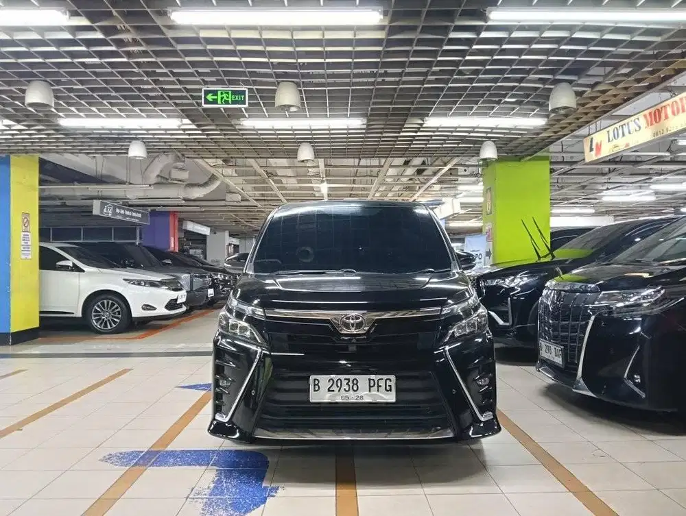 Toyota Voxy 2.0 Automatic 2018 good condition