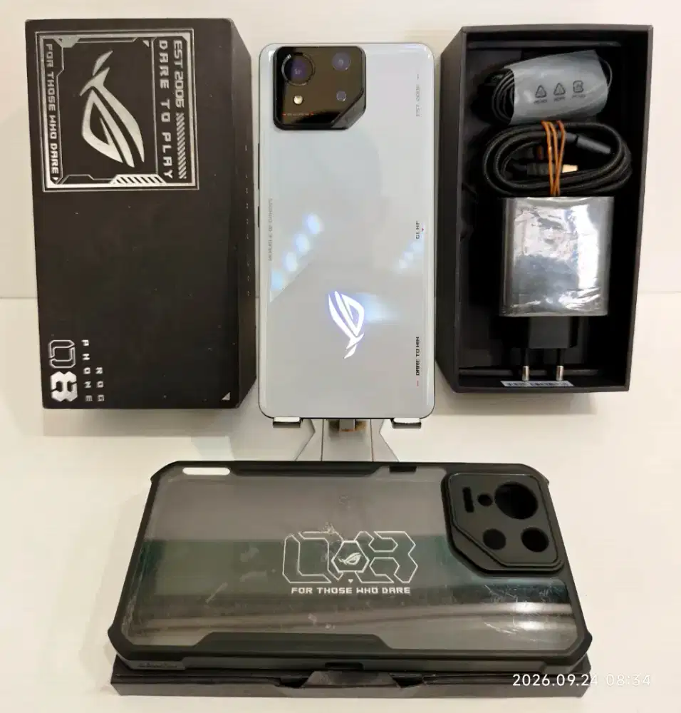 Asus Rog Phone 8 5G 12/256 Gb Mulus 98% Ori Garansi Ex Resmi bs TT/BT